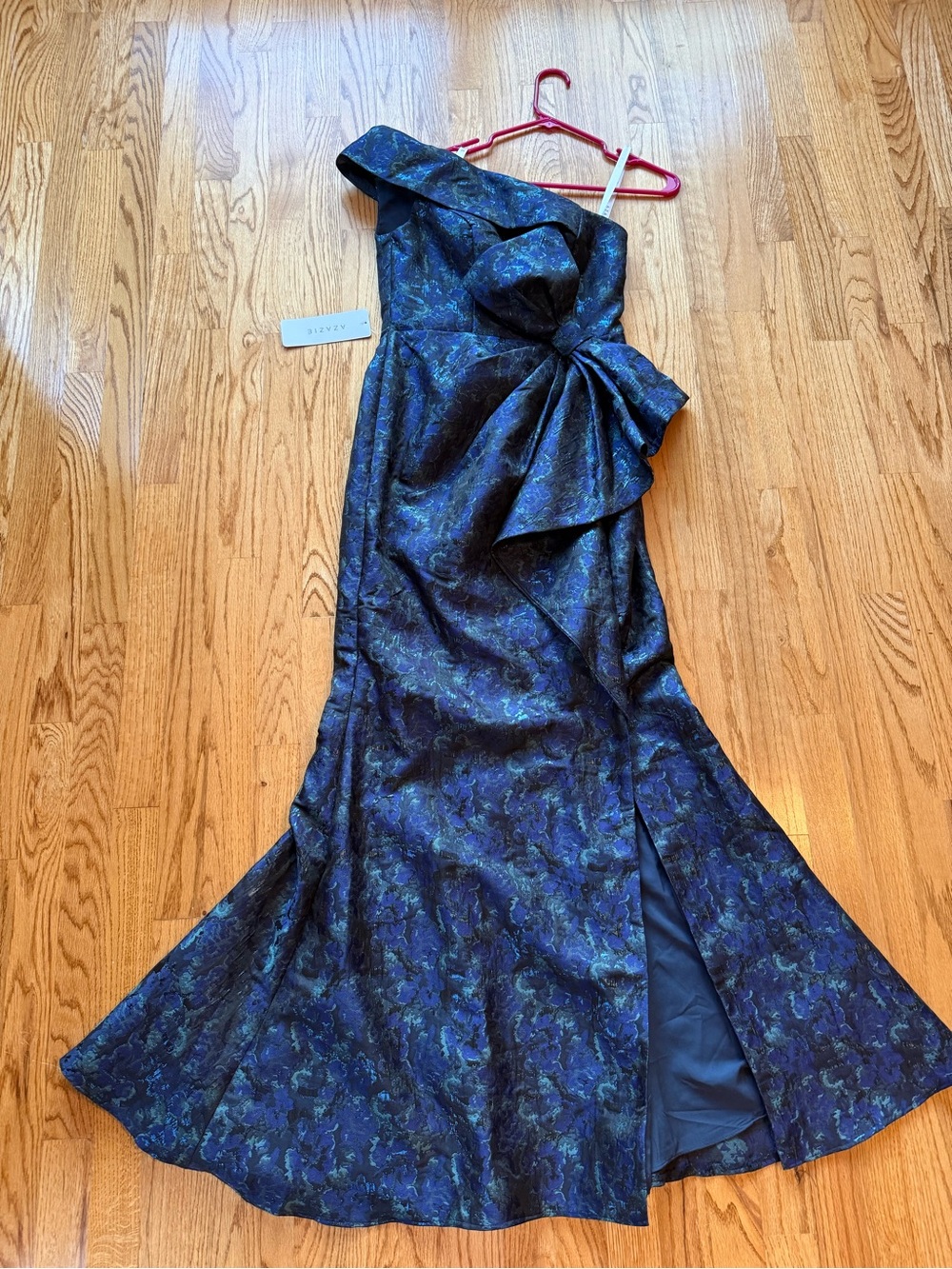 Azazie Hampton. Size 4 One-Shoulder Floral Evening Gown